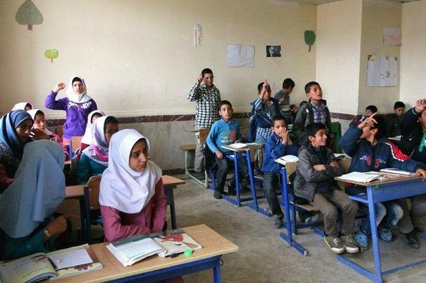 ترک تحصیل تعدادی از دانش آموزان منطقه بن رود به علت مسائل معیشتی