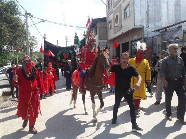 برگزاری آیین عزاداری نخل پا در شهرستان کردکوی برگزاری آیین عزاداری نخل پا در شهرستان کردکوی