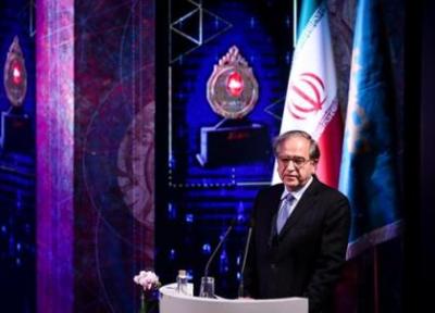 دانشمندان برگزیده چهارمین دوره جایزه مصطفی(ص)، دانشمند ایرانی دانشگاه هاروارد جایزه خود را اهدا کرد