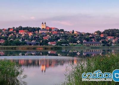 تور مجارستان ارزان: دریاچه بالاتون یکی از معروف ترین جاذبه های طبیعی مجارستان به شمار می رود