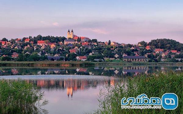 تور مجارستان ارزان: دریاچه بالاتون یکی از معروف ترین جاذبه های طبیعی مجارستان به شمار می رود